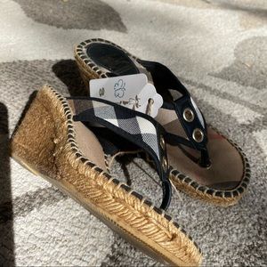 Burberry Wedges🤎